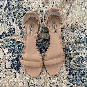 Steve Madden Ibbie in Tan (9.5)